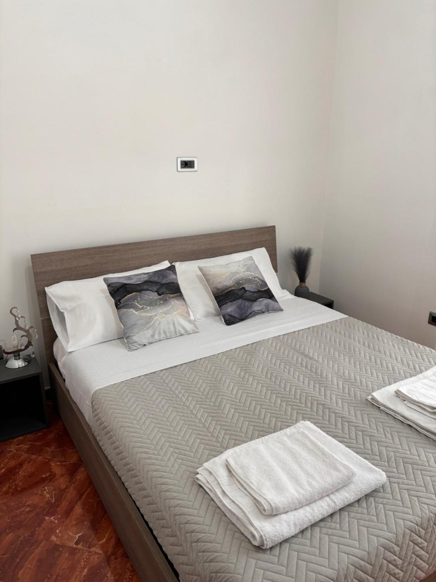 La Tela Di Elena Hotel Naples Luaran gambar